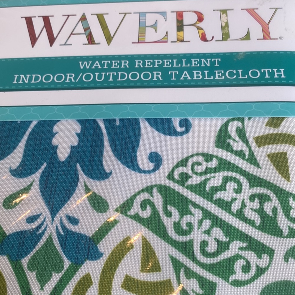 NWOT Waverly Indoor/Outdoor Water Repellent Tablecloth - Picture 3 of 6